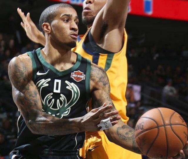 防线陷入苦 防线陷入苦